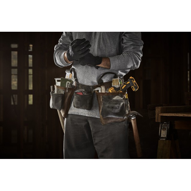 Centura din piele pentru scule Dewalt DWST50112-1, buzunare multiple, suport dublu pentru ciocane Centura din piele pentru scule Dewalt DWST50112-1, buzunare multiple, suport dublu pentru ciocane