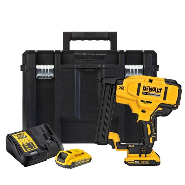 Pistol de batut capse cu acumulator 18V Dewalt DCN681D2-QW, motor fara perii, incarcator si 2 acumulatori x 2.0 Ah, valiza transport