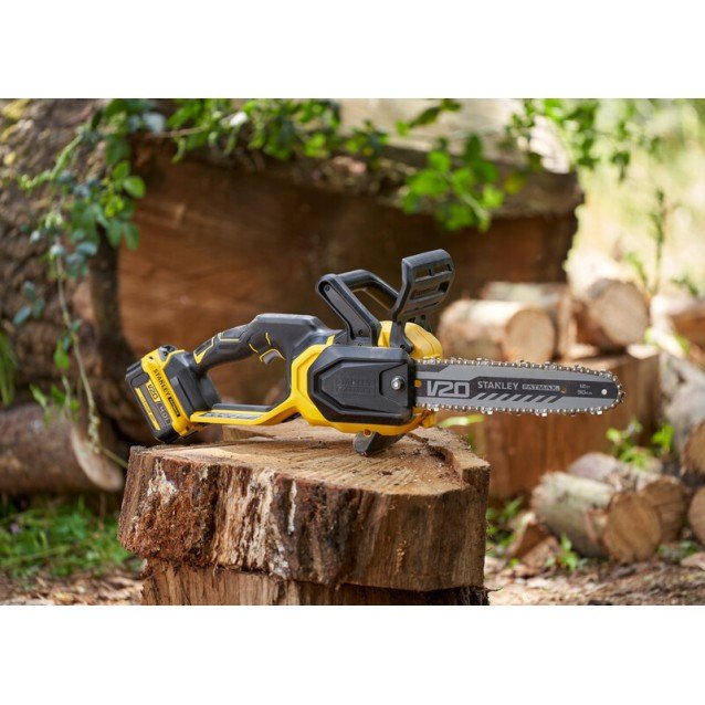 Fierastrau cu lant cu acumulator 18V Stanley Fatmax SFMCCS730M1-QW, lama 30cm, 1 acumulator x 4.0 ah si incarcator