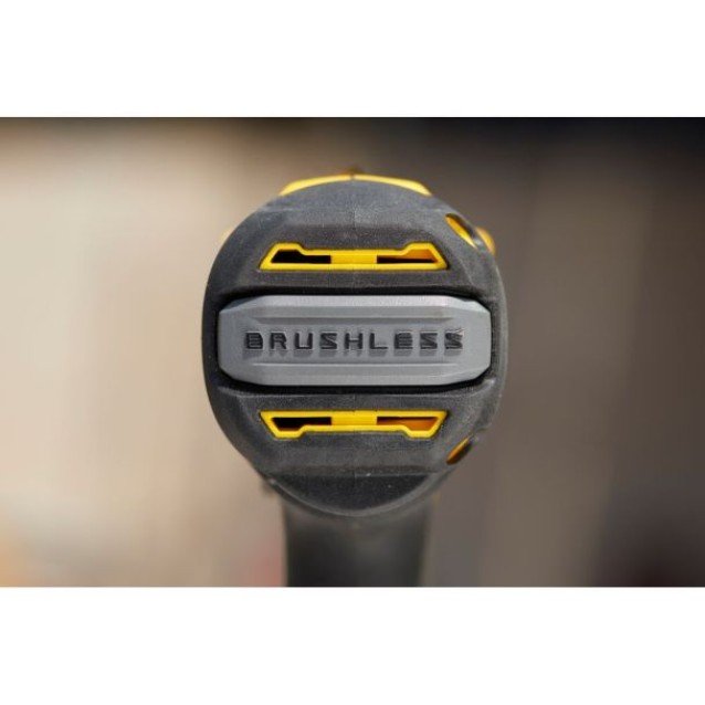 Masina de gaurit si insurubat cu percutie cu acumulator 18V Stanley SFMCD715D1K-QW, motor fara perii, iluminare LED, 60nM, 1 x acumulator 2.0 Ah, incarcator si valiza transport Masina de gaurit si insurubat cu percutie cu acumulator 18V Stanley SFMCD715D1K-QW, motor fara perii, iluminare LED, 60nM, 1 x acumulator 2.0 Ah, incarcator si valiza transport