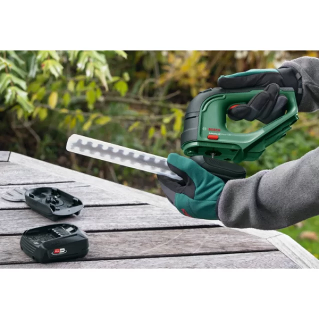Masina de tuns gard viu AdvancedShear 18V-10 cu acumulator Bosch