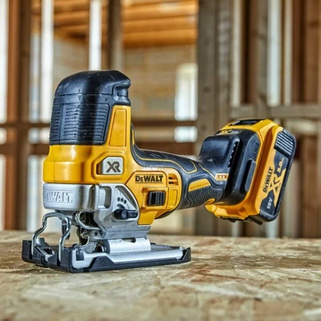 Fierastrau vertical cu acumulator DeWalt DCS335N-XJ - SOLO