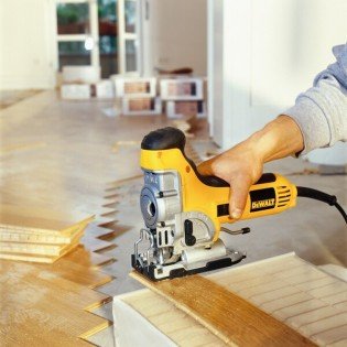 Fierastrau pendular DeWalt "Body Grip" DW333K-QS Fierastrau pendular DeWalt "Body Grip" DW333K-QS