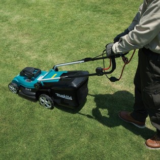 Masina de tuns gazonul Makita ELM3320