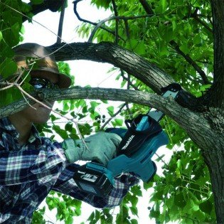 Fierastrau electric cu lant cu acumulatori MAKITA DUC122Z - SOLO Fierastrau electric cu lant cu acumulatori MAKITA DUC122Z - SOLO