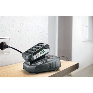 BOSCH set acumulator PBA 18V 2,5 Ah si incarcator BOSCH set acumulator PBA 18V 2,5 Ah si incarcator