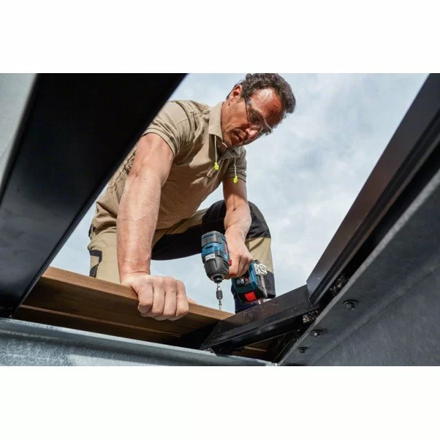 Masina de insurubat cu impact cu acumulatori Bosch GDR 18V-200 C - SOLO