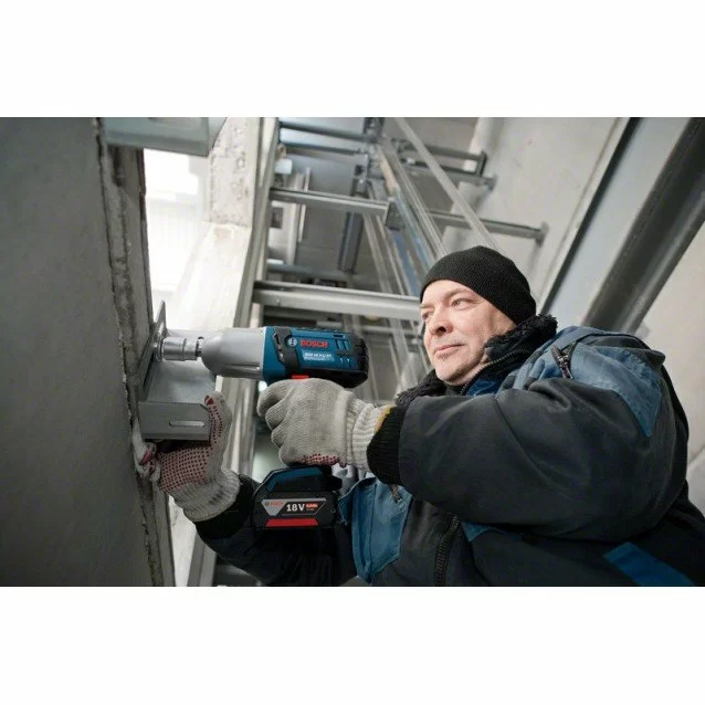 Masina de insurubat cu impact cu acumulatori Bosch  GDS 18 V-LI HT - SOLO