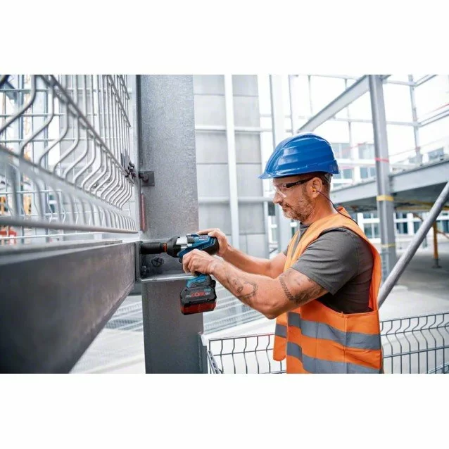 Masina de insurubat cu impact cu acumulatori Bosch GDS 18V-1050 H - SOLO